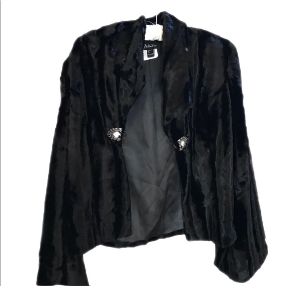 Furry Jacket With Jeweled Clasp NWT - Picture 8 of 8